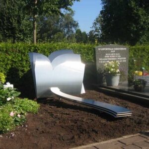 rvs grafmonument voor meisje