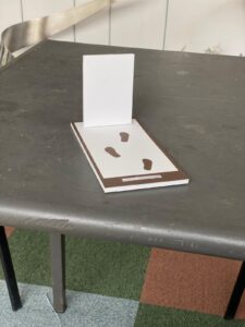 kartonnen ontwerp glazen grafsteen