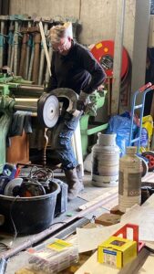 Islamitisch gedenkteken in uitvoering - RVS polijsten