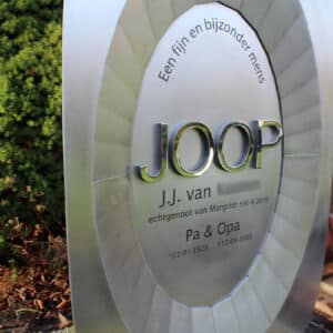 bijzonder gedenkteken van RVS