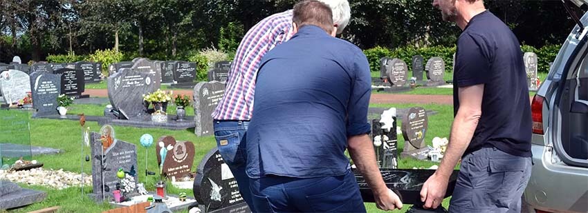 grafsteen baby - samen plaatsen op het babygraf