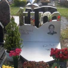 RVS grafmonument voor jongen