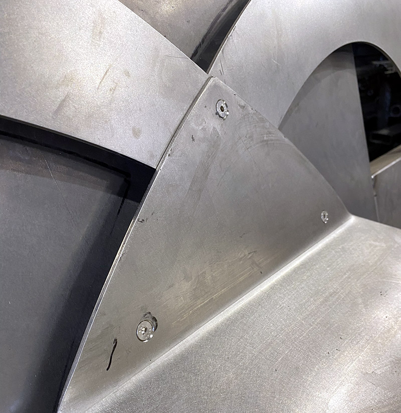 bevestiging gedenkteken detail