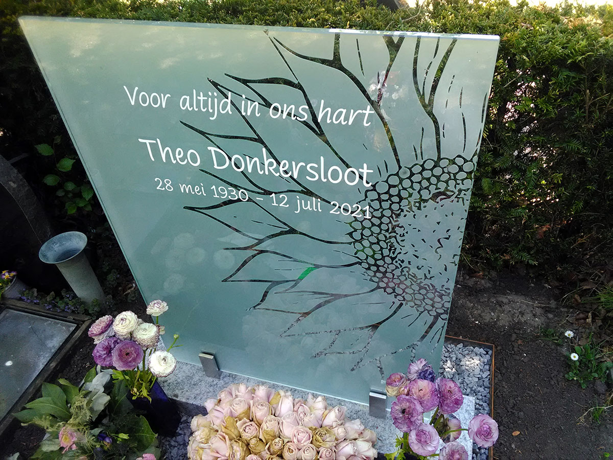 Monument voor een grafsteentje