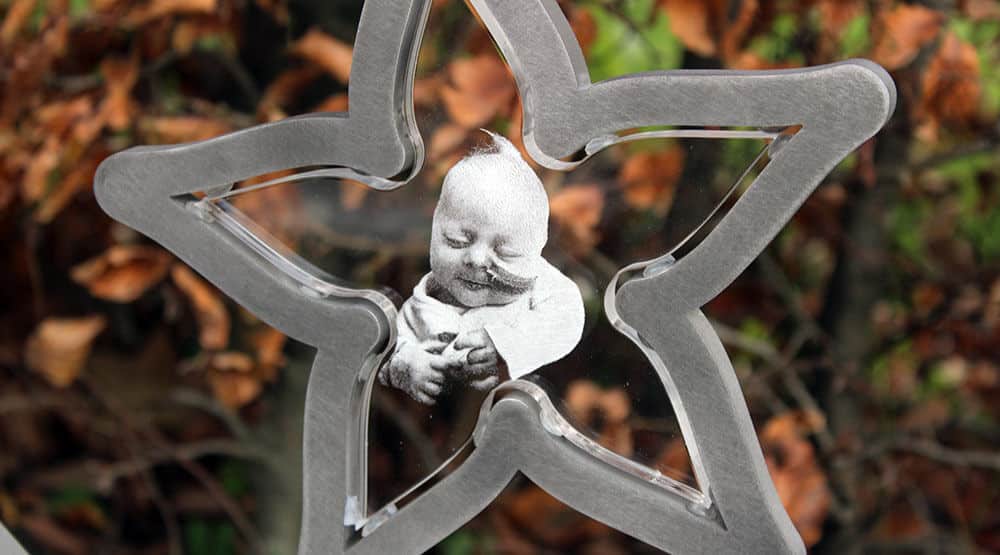 Hoe kies ik de juiste grafsteen na het overlijden van mijn kind?