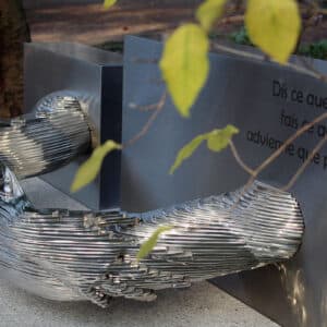 Detail grafkunst op begraafplaats zorgvlied