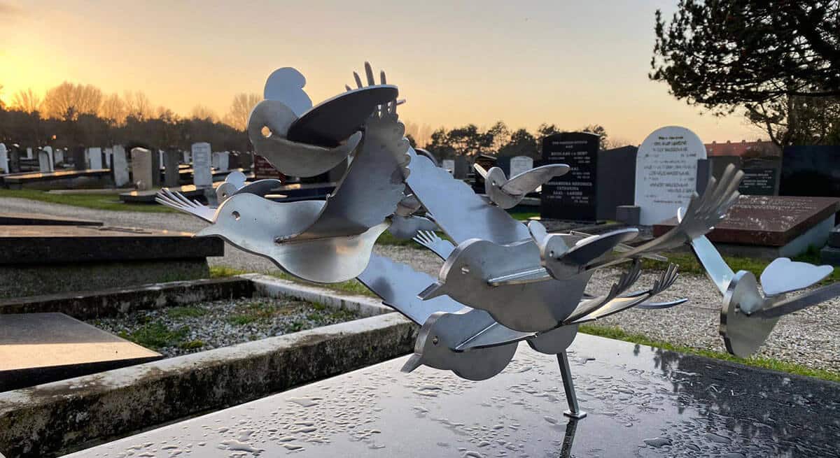 RVS grafkunst vogels familiegraf