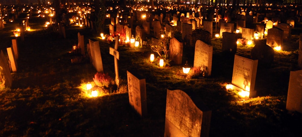 Een lichtje op het graf