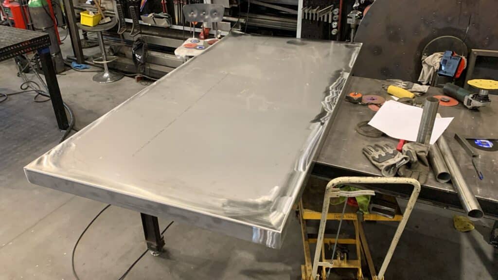 grafzerk van RVS in uitvoering