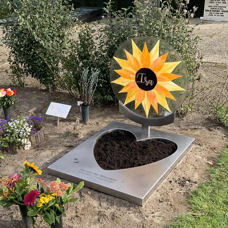 Hoe ontwerp ik een persoonlijk gedenkteken voor mijn vlinderbaby?