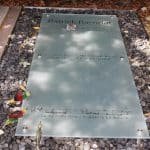 moderne grafzerk van glas met foto