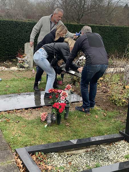 plaatsen grafmonument Anna 2