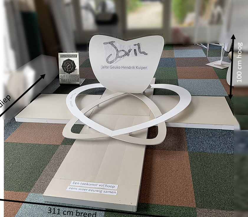 kartonnen prototype van ontwerp familiegraf Jorik