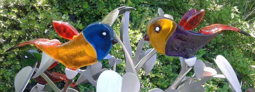 Grafmonument glas - glazen grafmonument met kleurrijke vogeltjes van glas - gedenksteen op graf