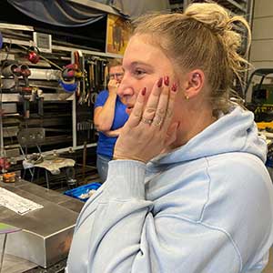 werk in uitvoering nabestaanden kijken toe